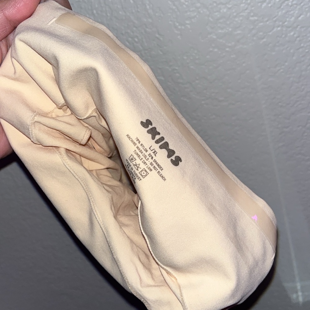 NWOT SKIMS PANTY - Picture 4 of 10